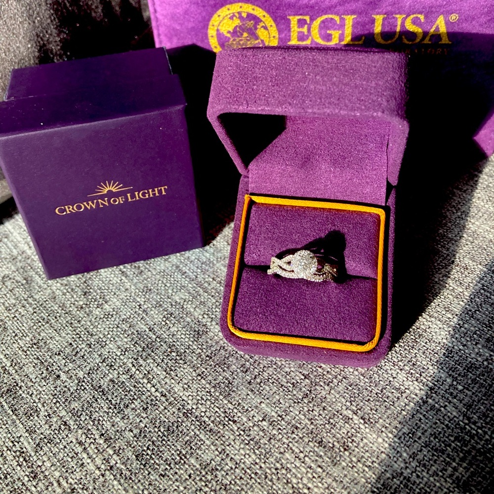 Stunning Crown of Light Ring